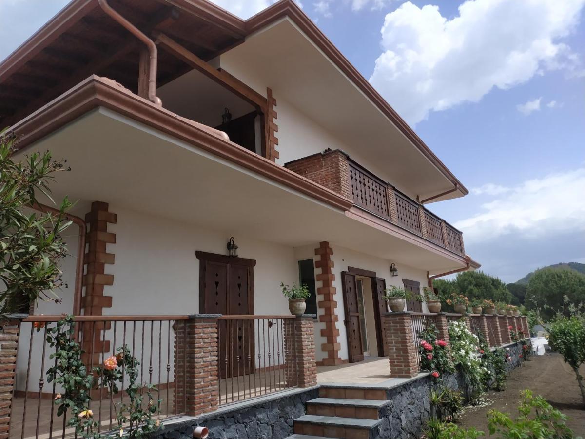 مبيت وإفطار نيكولوسي Etna Casa Del Sole المظهر الخارجي الصورة